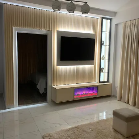 Leon Private Casa de Férias Tirana