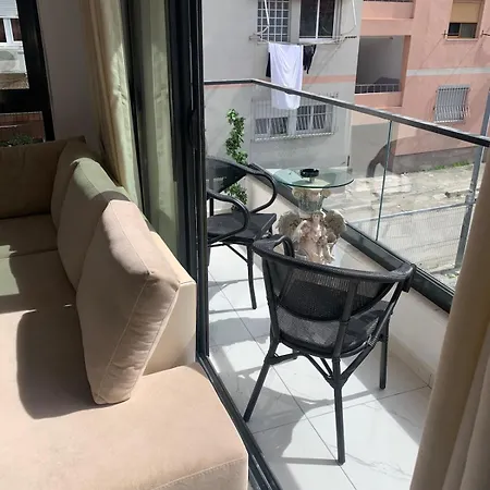 Leon Private * Тирана