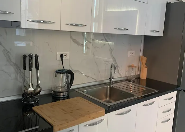 Leon Private * 티라나