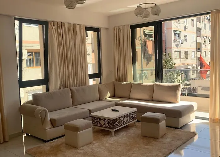 Leon Private 티라나